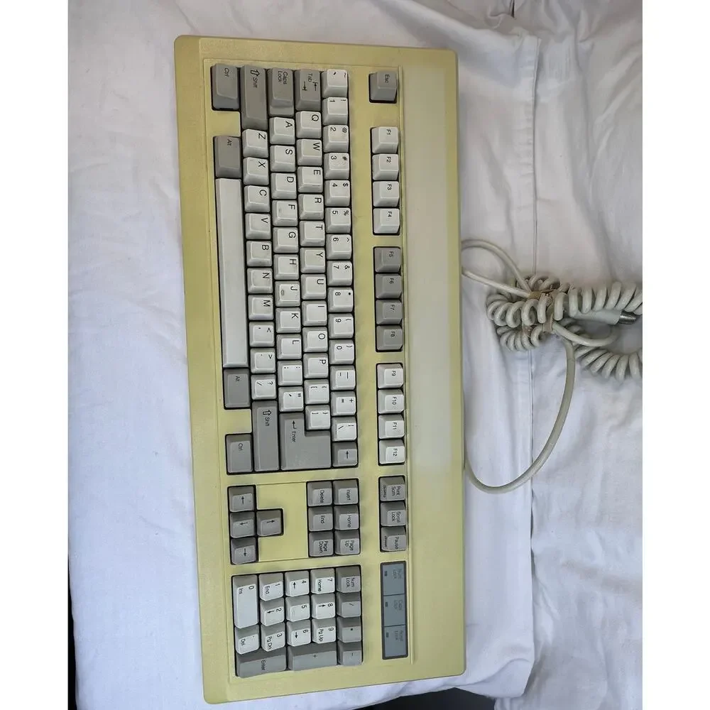 NMB RT101+ Mechanical Keyboard Hi-Tek Space Invaders Clicky AQ6RT101-LC Vintage